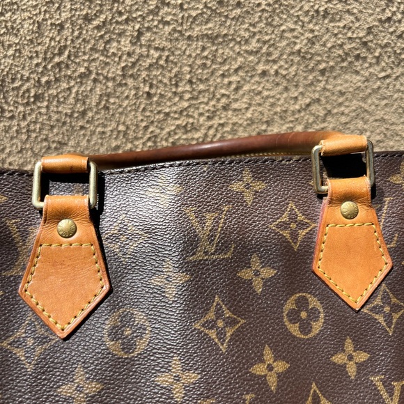 Louis Vuitton Tote - Picture 8 of 8